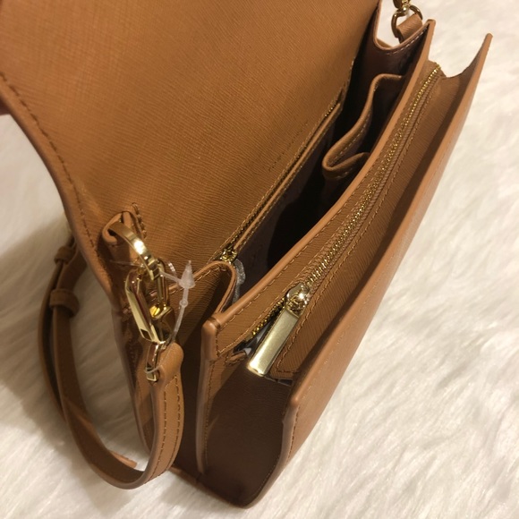 Tory Burch - Picture 5 of 8